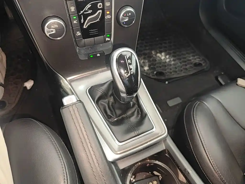 Volvo V40 — миниатюра 14