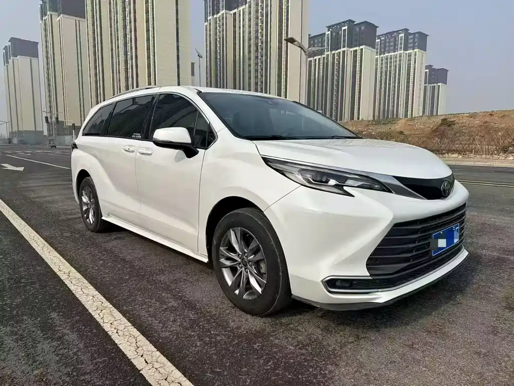Toyota Sienna 2024 2.5L Hybrid Comfort Edition