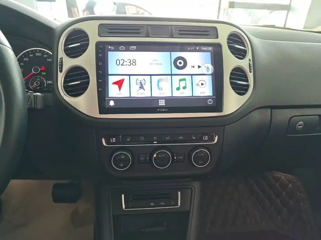 Volkswagen Tiguan — миниатюра 13
