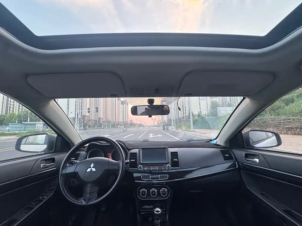 Mitsubishi Lancer EX — миниатюра 11