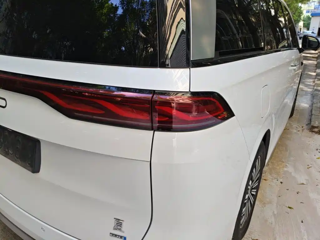 BYD Xia — миниатюра 8