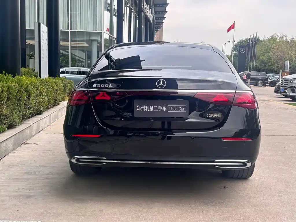 Mercedes-Benz E-Class — миниатюра 5