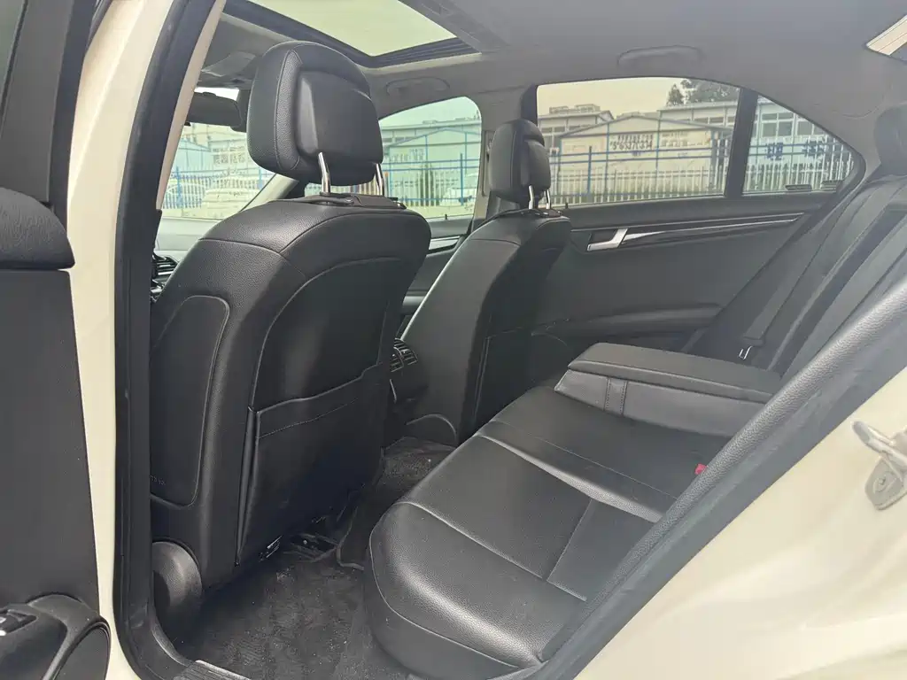 Mercedes-Benz C-Class — миниатюра 9