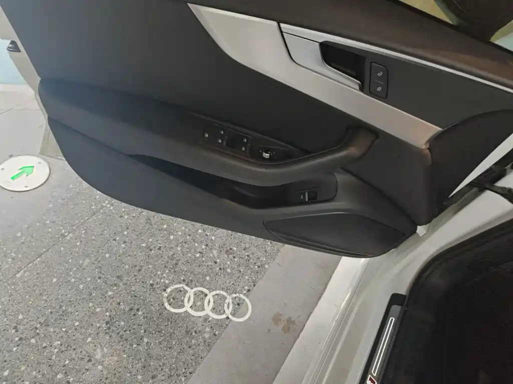 Audi A4L — миниатюра 5