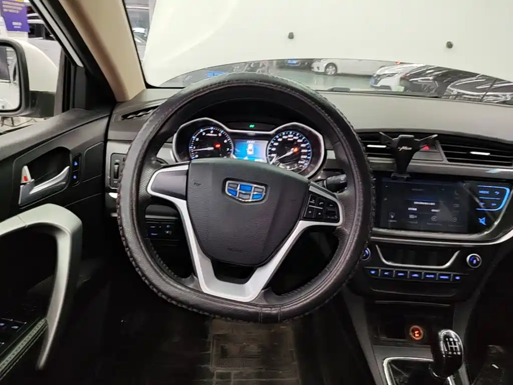 Geely Emgrand — миниатюра 11