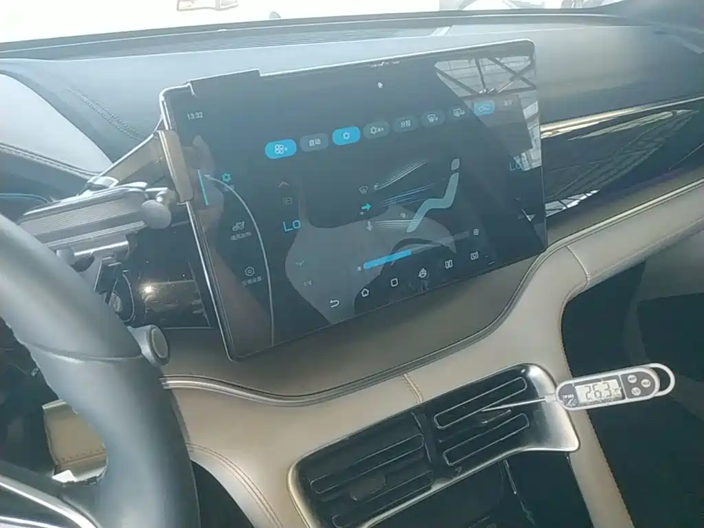 BYD PLUS New Energy — миниатюра 13