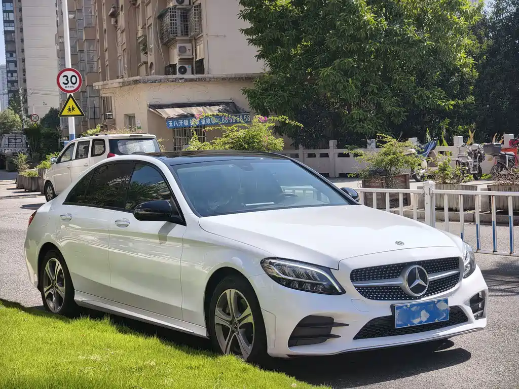 Mercedes-Benz C-Class — миниатюра 2