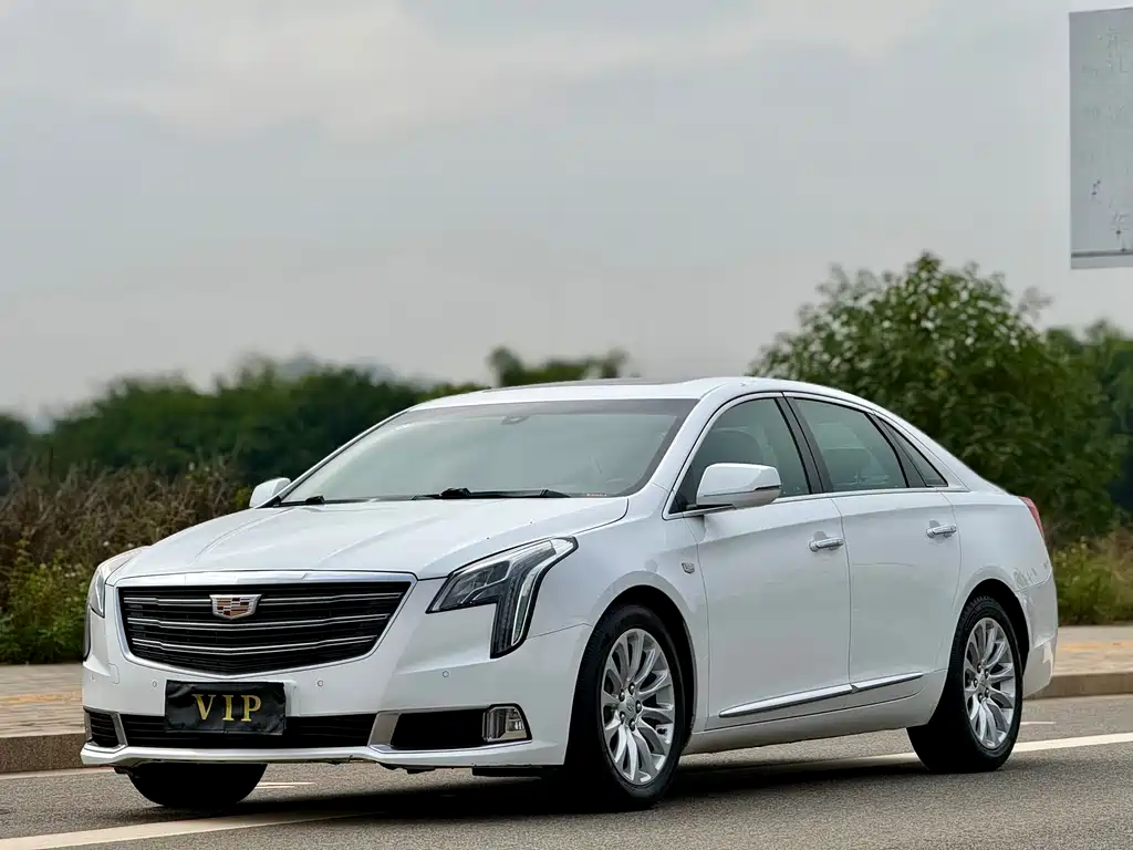 CADILLAC XTS