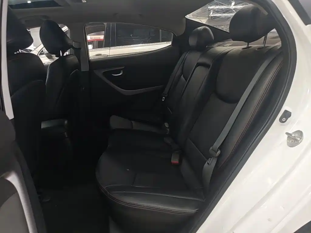 Hyundai Elantra Langdong — миниатюра 17