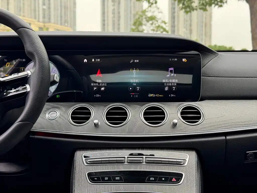 MERCEDES-BENZ E CLASS