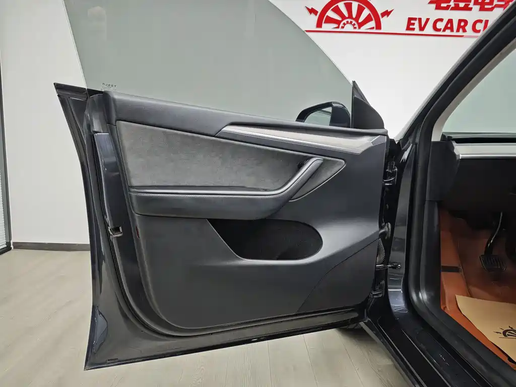 Tesla Model Y — миниатюра 53