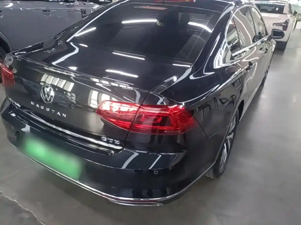 Volkswagen Magotan PHEV — миниатюра 7