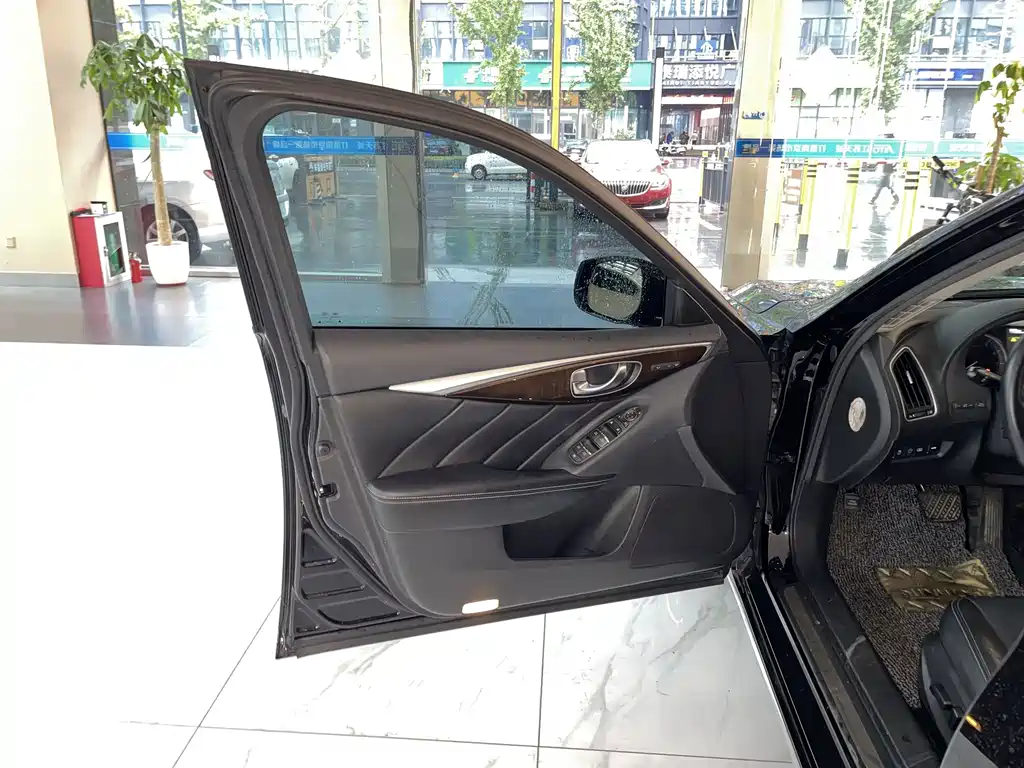 Infiniti Q50L — миниатюра 10