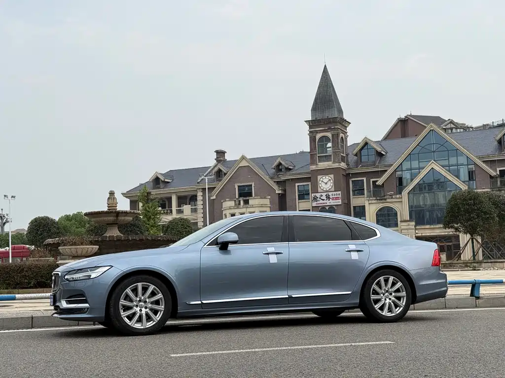 Volvo S90 — миниатюра 6
