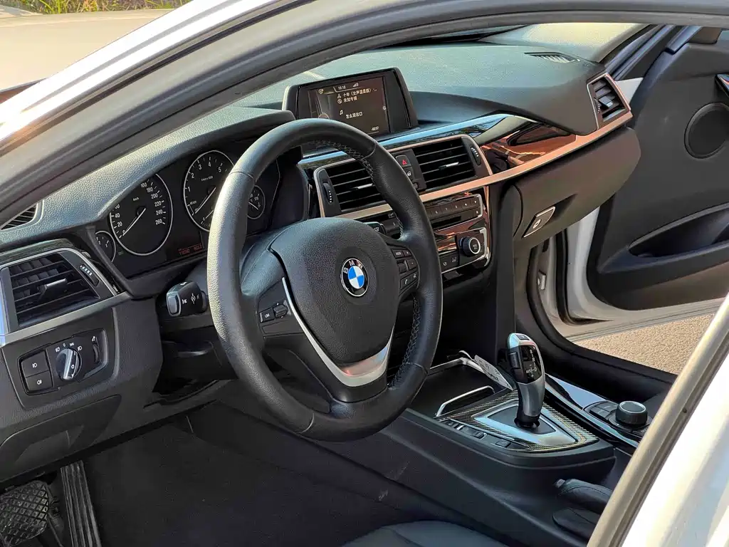 BMW 3 Series — миниатюра 6