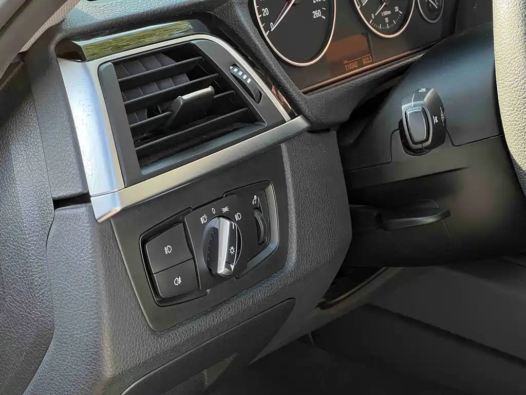 BMW 3 Series — миниатюра 8