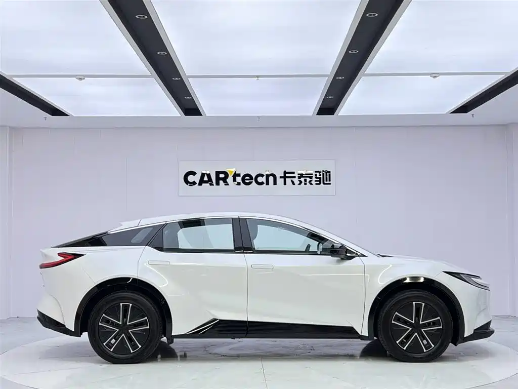 Toyota bZ5 2025 550 JOY