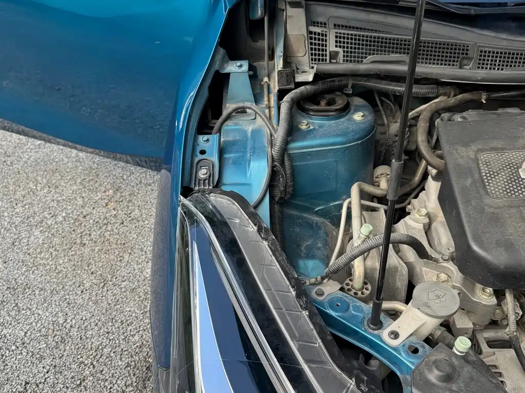 Nissan Bluebird — миниатюра 21