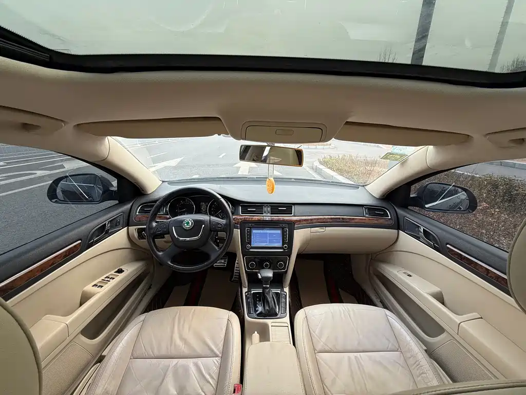 Skoda Superb 1.8TSI Auto Elegant Edition, фото 8