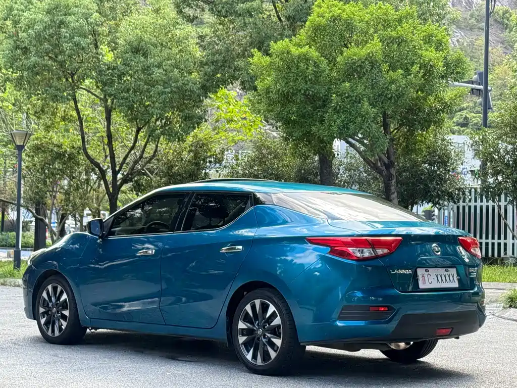 Nissan Bluebird — миниатюра 4