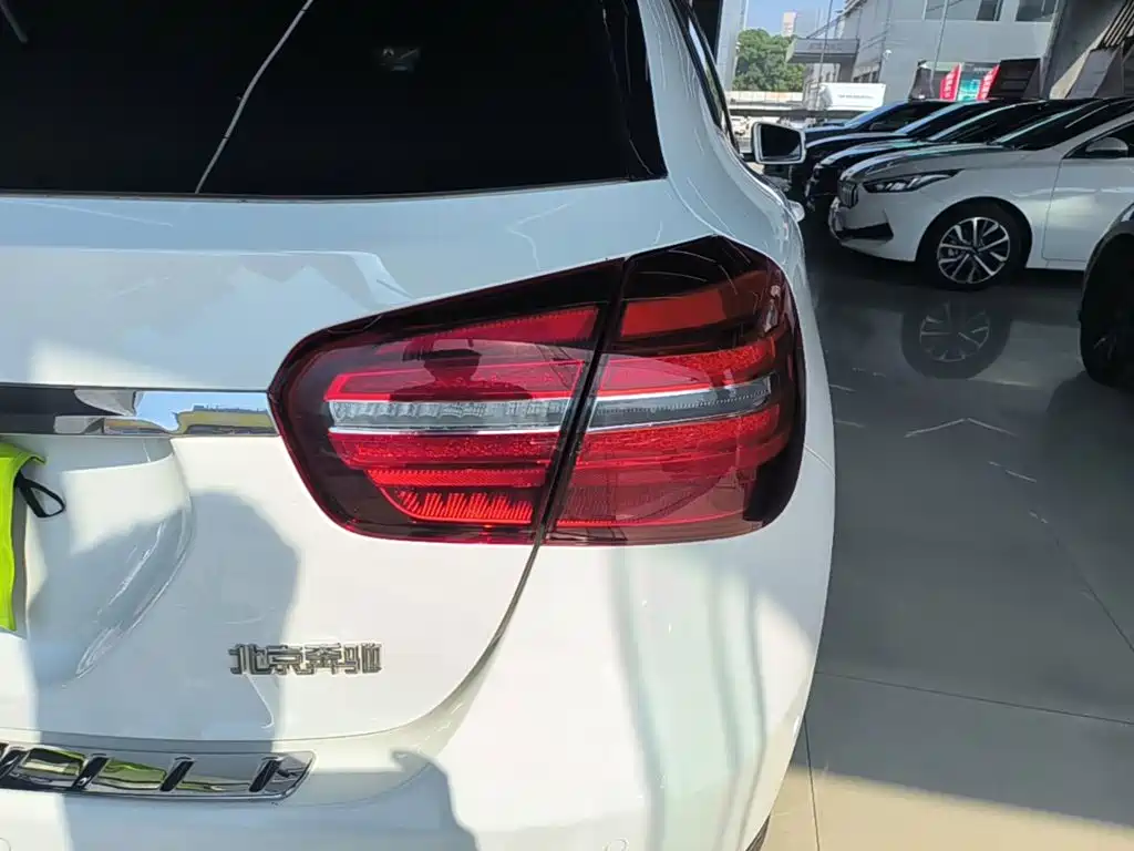 Mercedes-Benz GLA — миниатюра 8