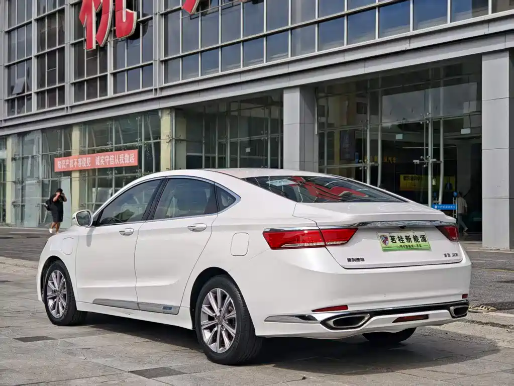 Geely Borui Hybrid — миниатюра 5