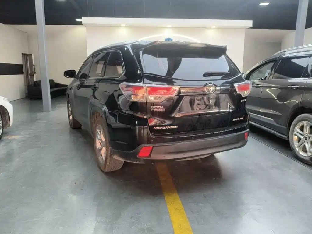 Toyota Highlander — миниатюра 9
