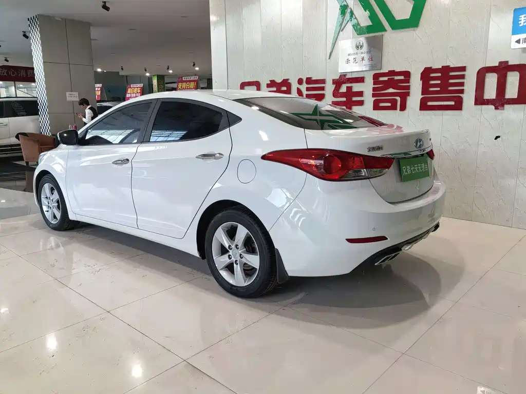 Hyundai Elantra Langdong — миниатюра 8