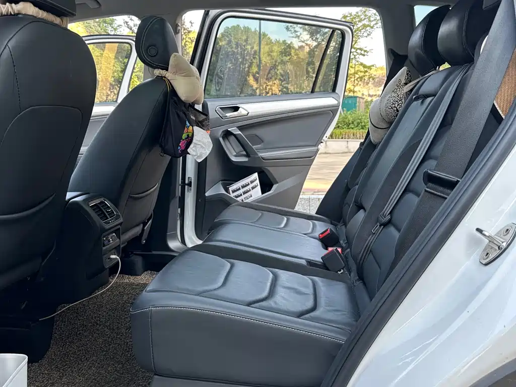 Volkswagen Tiguan L PHEV — миниатюра 15