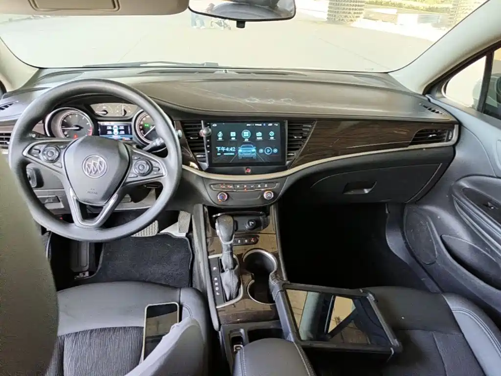 Buick Verano — миниатюра 10