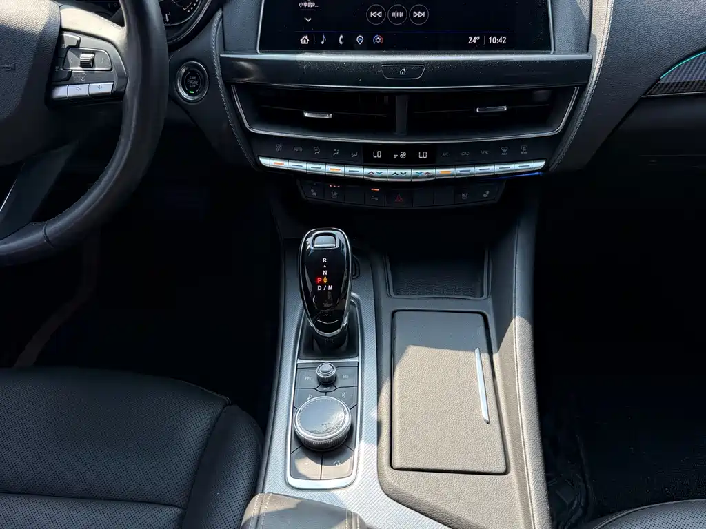Cadillac CT5 — миниатюра 15