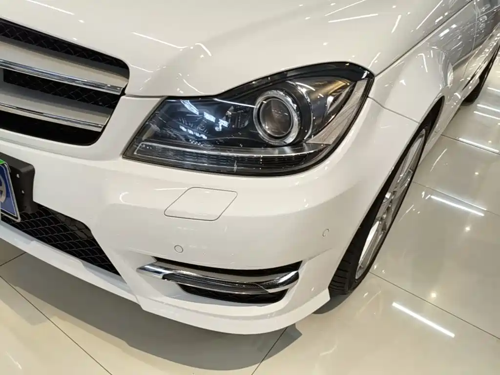 Mercedes-Benz C-Class (Import) — миниатюра 24