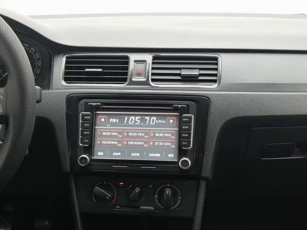 Skoda Rapid Spaceback — миниатюра 12