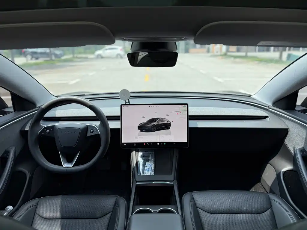 Tesla Model 3 — миниатюра 9