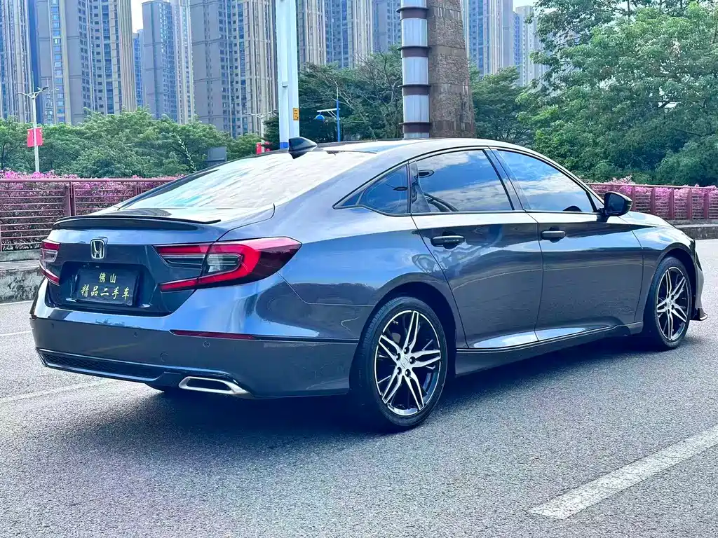 Honda Accord — миниатюра 7