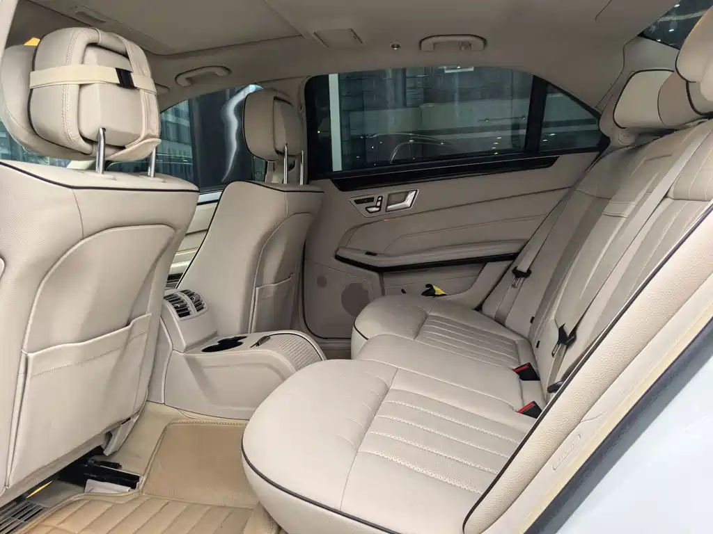 Mercedes-Benz E-Class — миниатюра 10