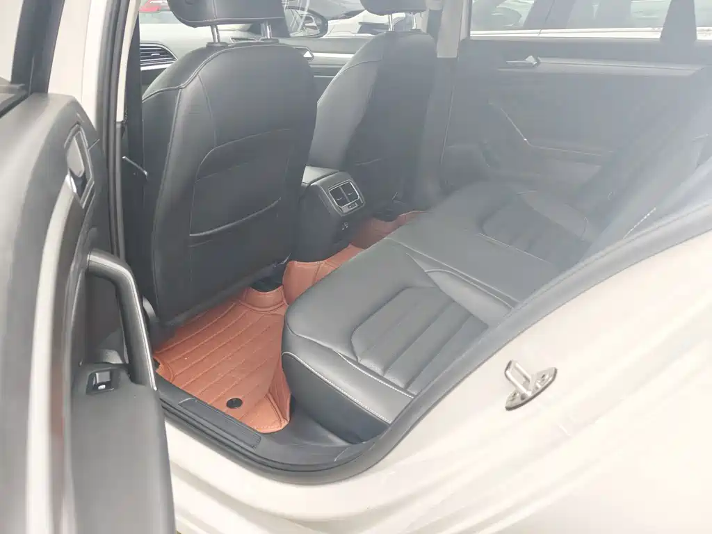 Volkswagen Lamando — миниатюра 10