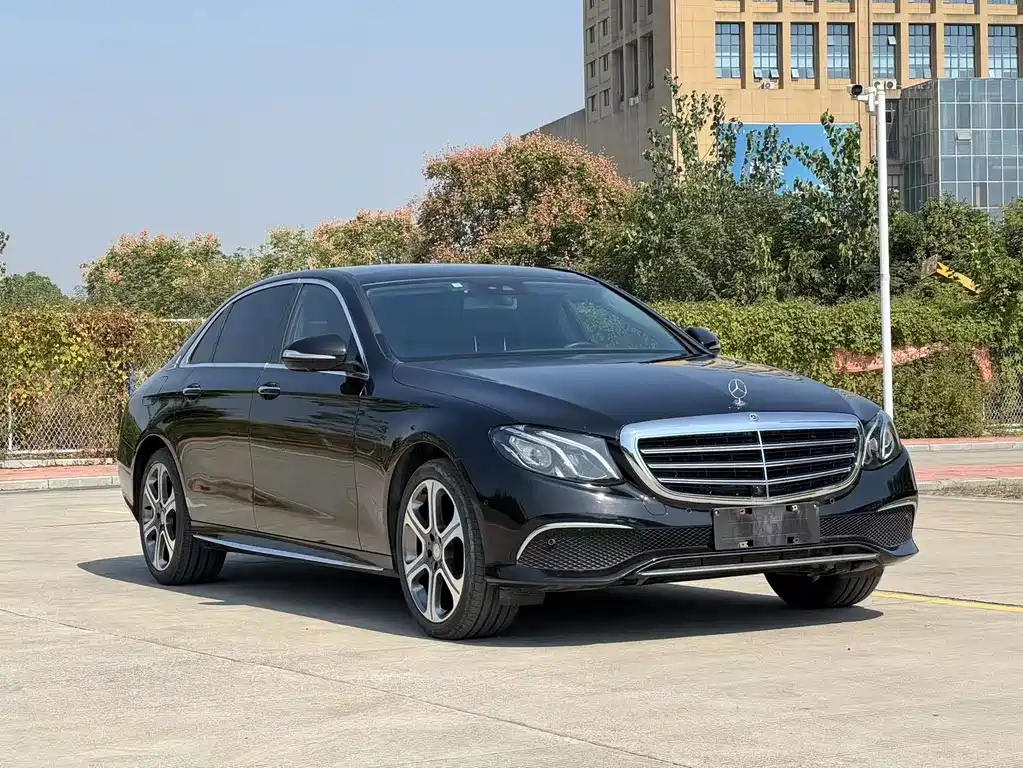 Mercedes-Benz E-Class — миниатюра 4