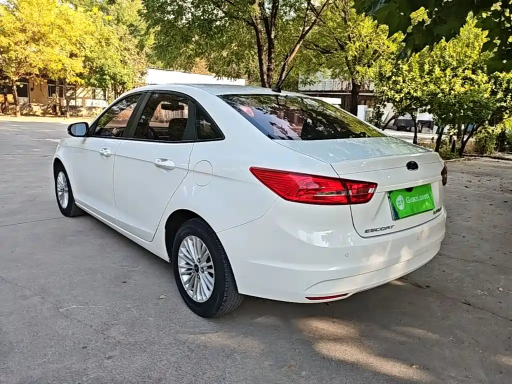 Ford Escort — миниатюра 5