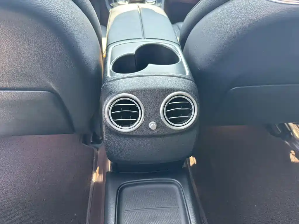 Mercedes-Benz E-Class — миниатюра 20