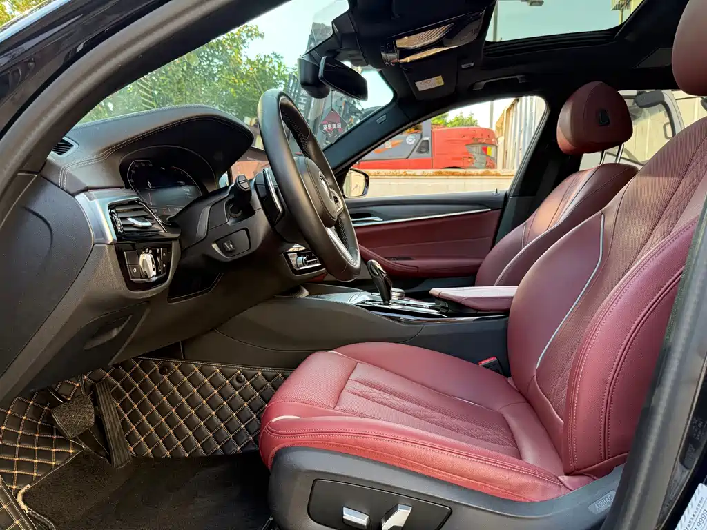 BMW 5 Series — миниатюра 9