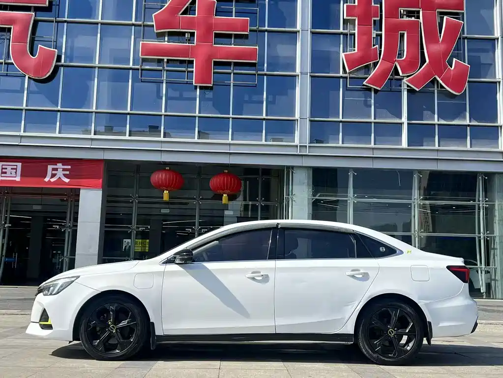 Roewe i6 MAX New Energy — миниатюра 4