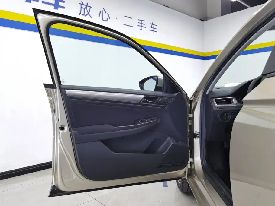 Volkswagen Bora — миниатюра 7