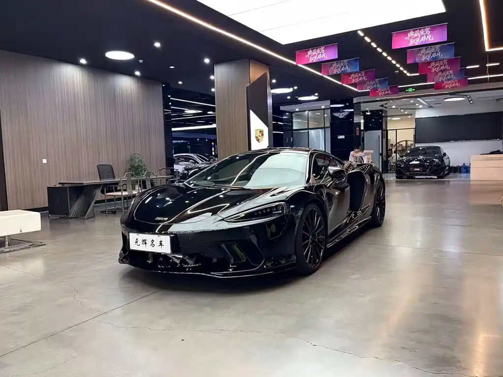 McLaren GT