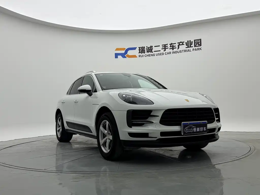 Porsche Macan — миниатюра 3