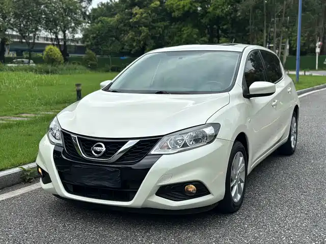 NISSAN TIIDA 2019