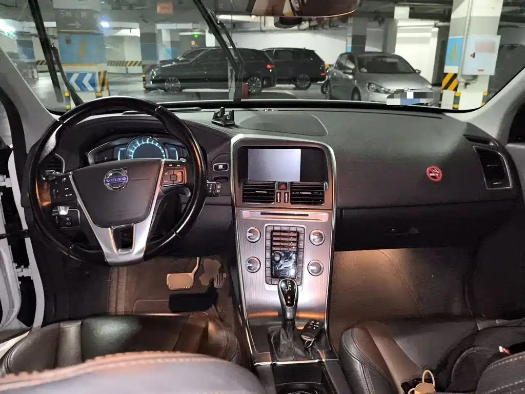Volvo XC60 — миниатюра 10