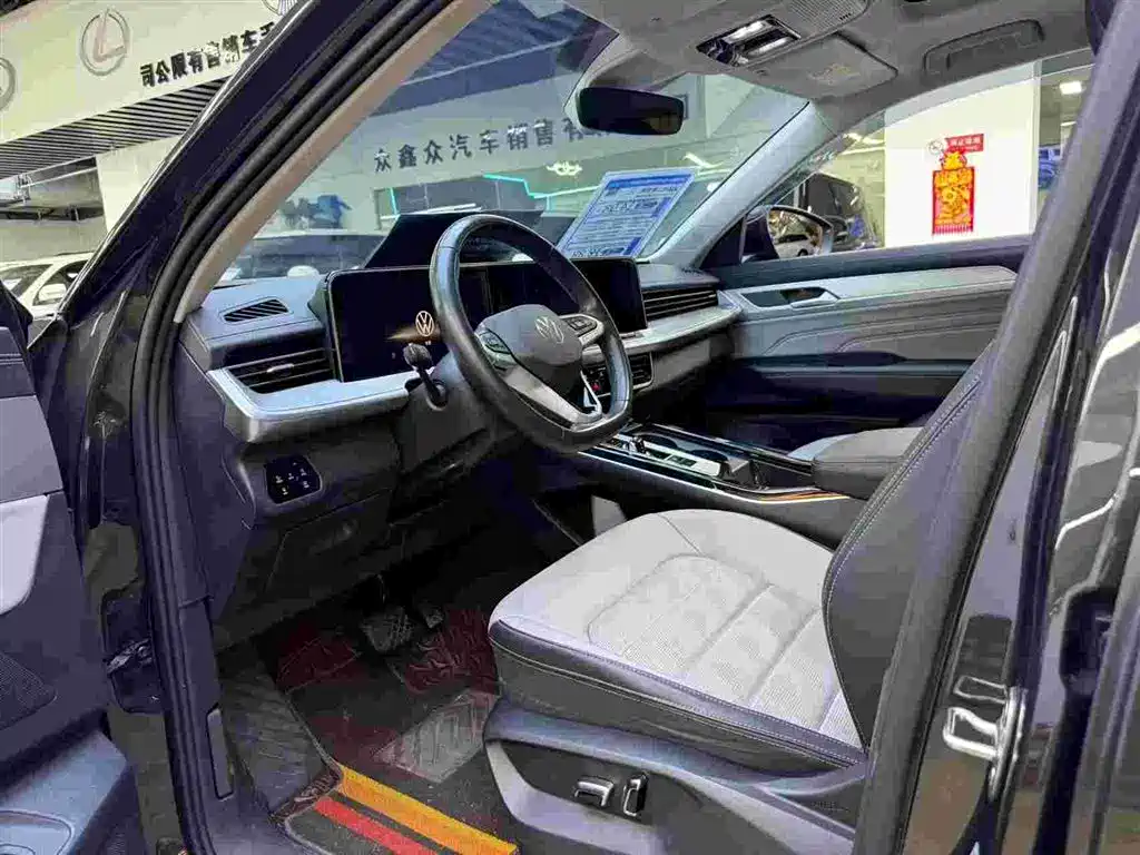 Volkswagen Tavendor 2023 330TSI Luxury