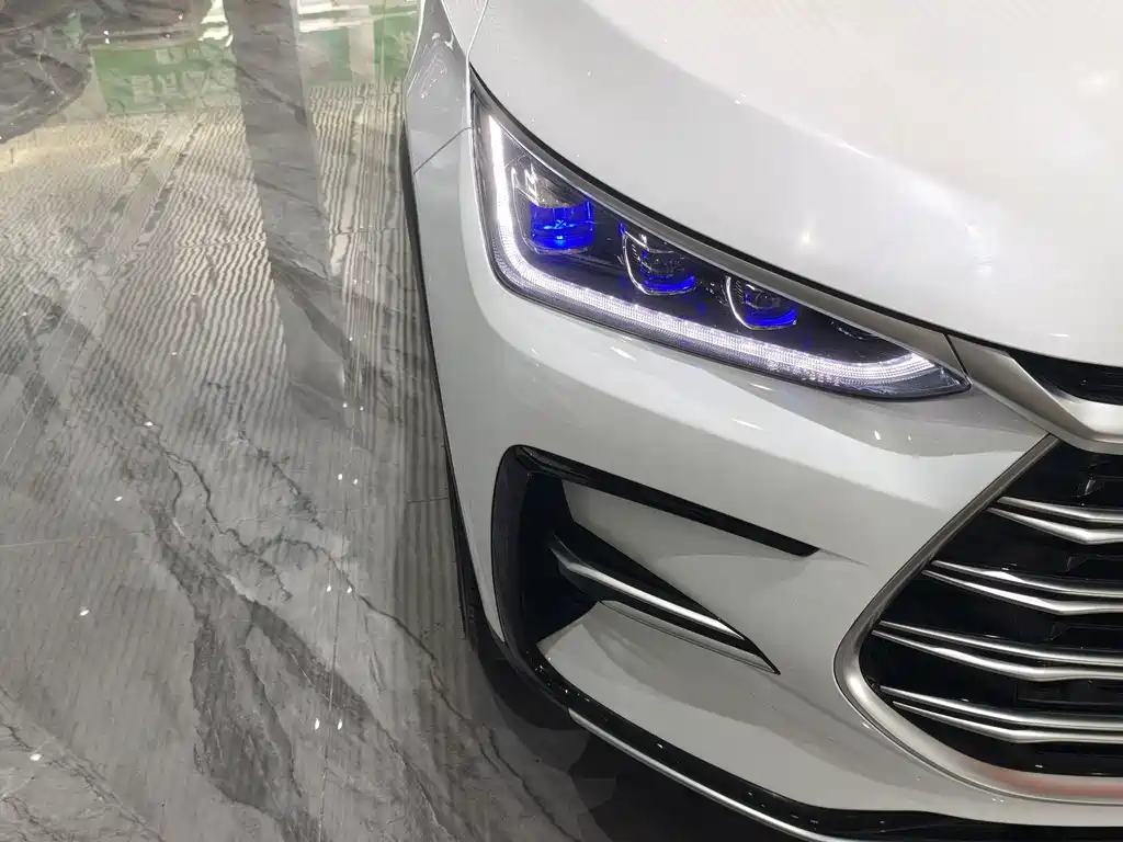 BYD Tang New Energy — миниатюра 8