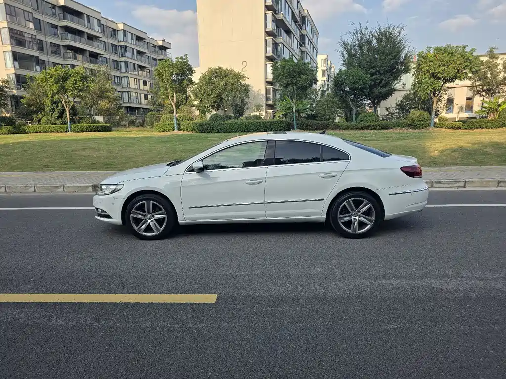 Volkswagen CC — миниатюра 3